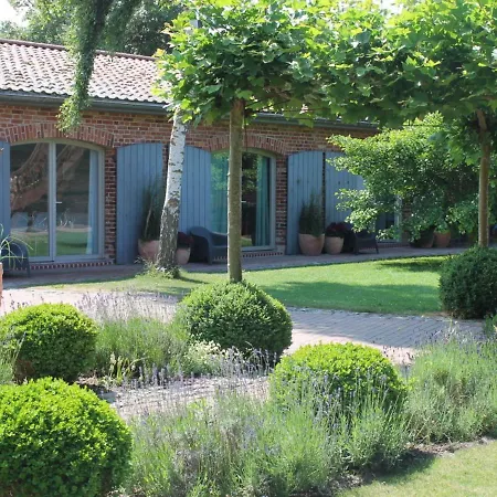 Apartment Boutique In With Garden