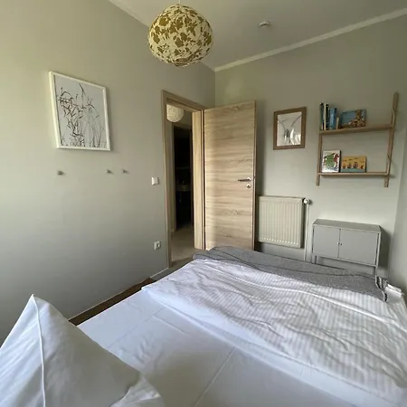 Apartment Near Saaler Bodden Lagoon *