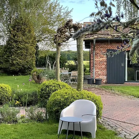Apartment Boutique In With Garden *