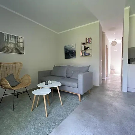 Boutique In With Garden Apartment *