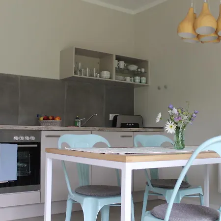 Boutique In With Garden Apartment *